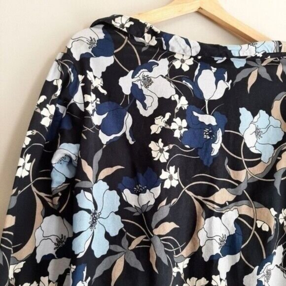 H&M | Sweetheart Neckline Floral Blue Button Down Blouse Top Sz 8 - Picture 7 of 13